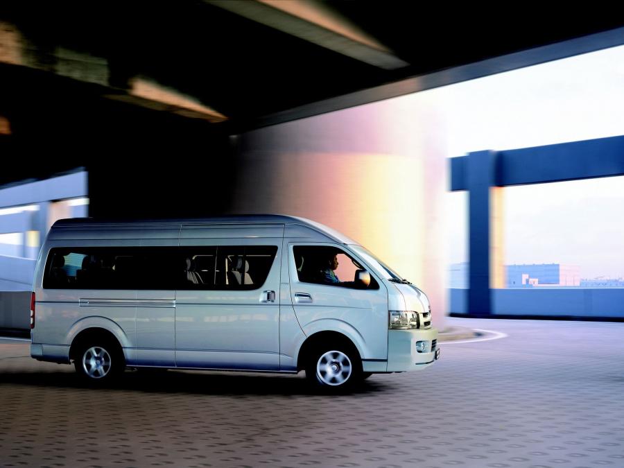  Toyota Hiace Combi High Roof 2004 года  (фото 9 из 10)